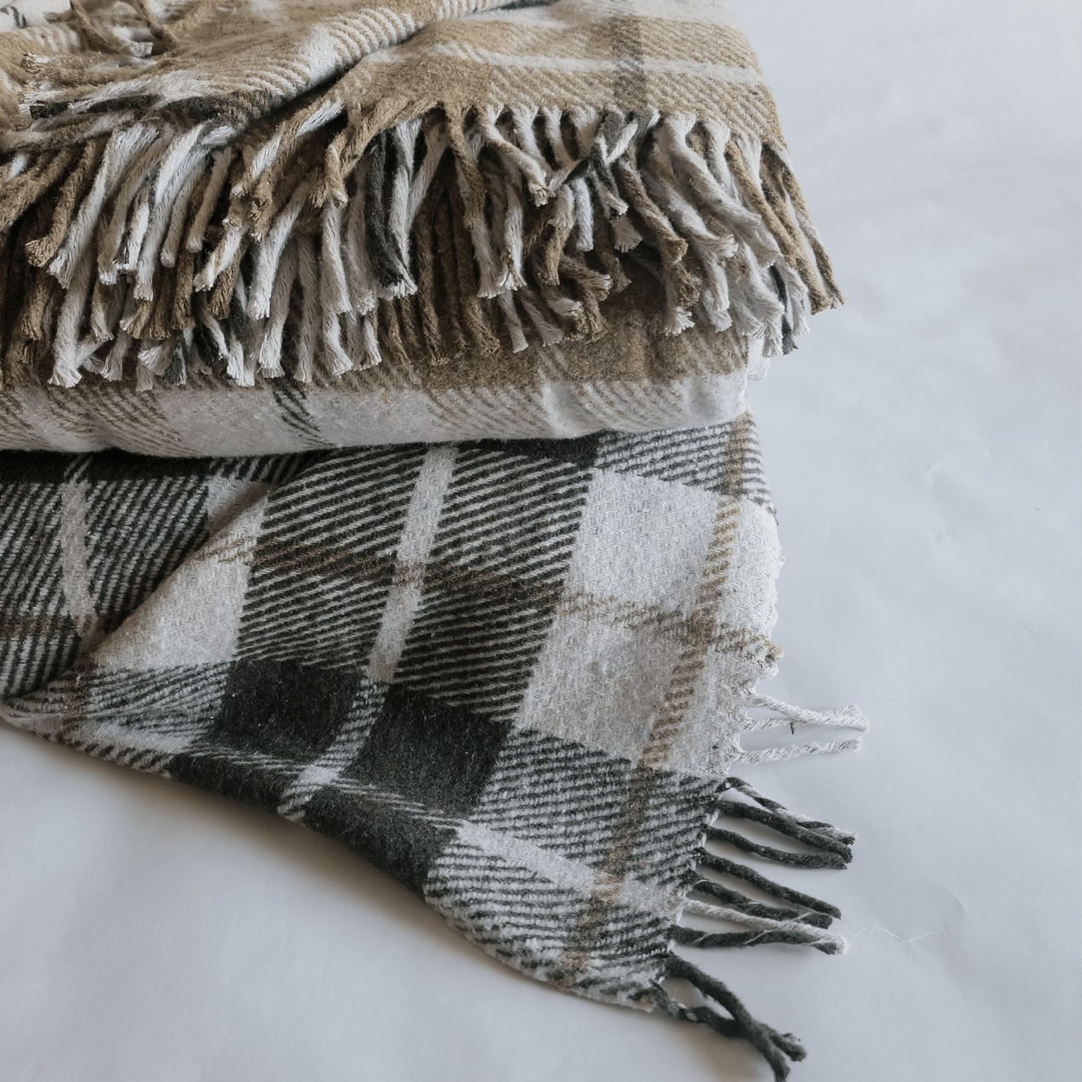 web-100-pamucno-kebe-grids-green