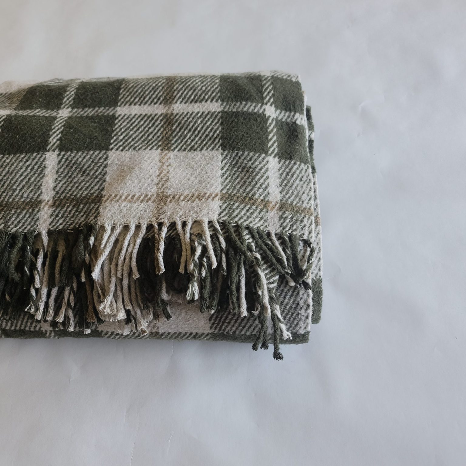 web-100-pamucno-kebe-grids-green2