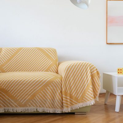 galena-prekrivaci-the-stripes-yellow-cream-180-300