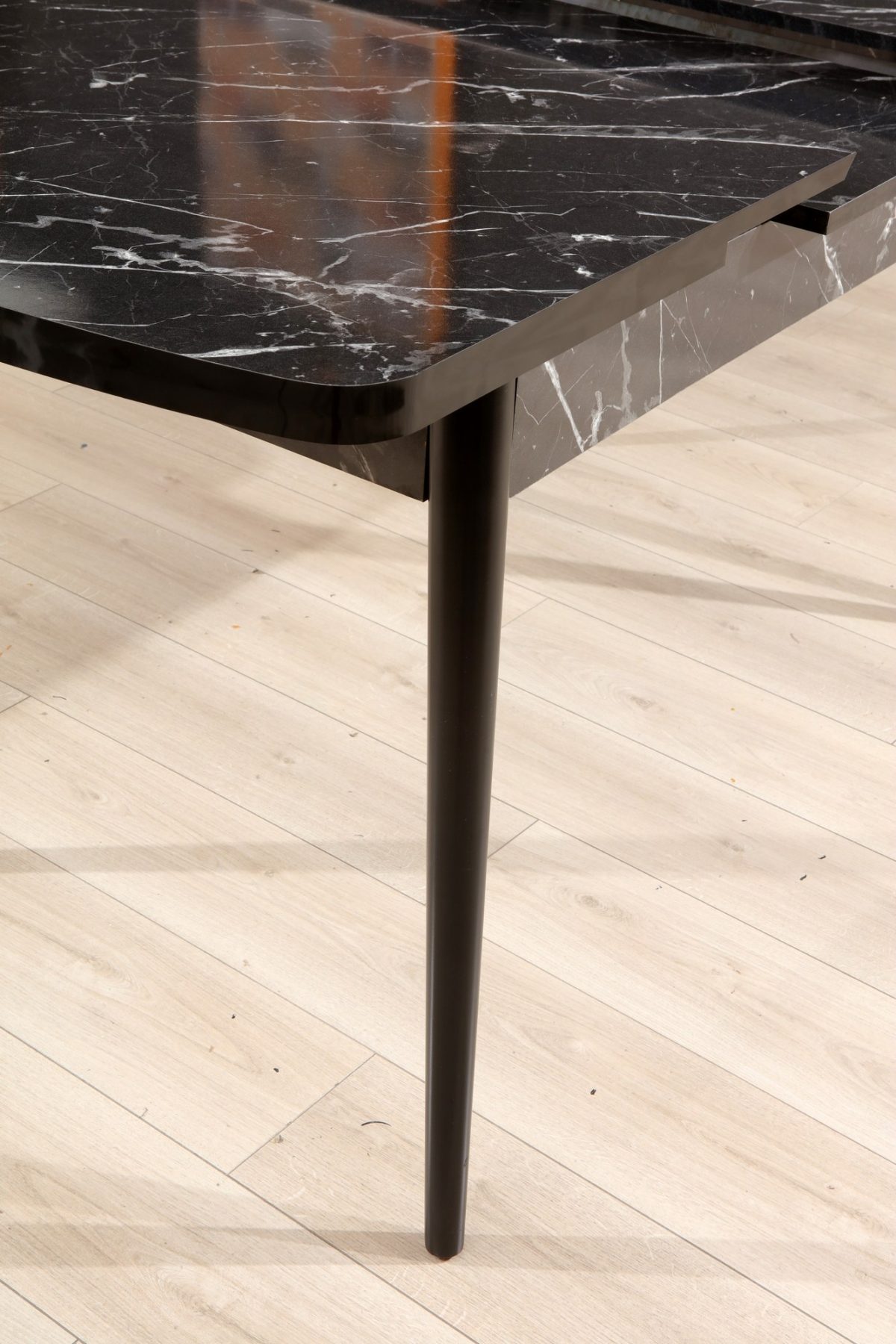 Bendir - Black – Трпезариска маса што може да се прошири - Image 3