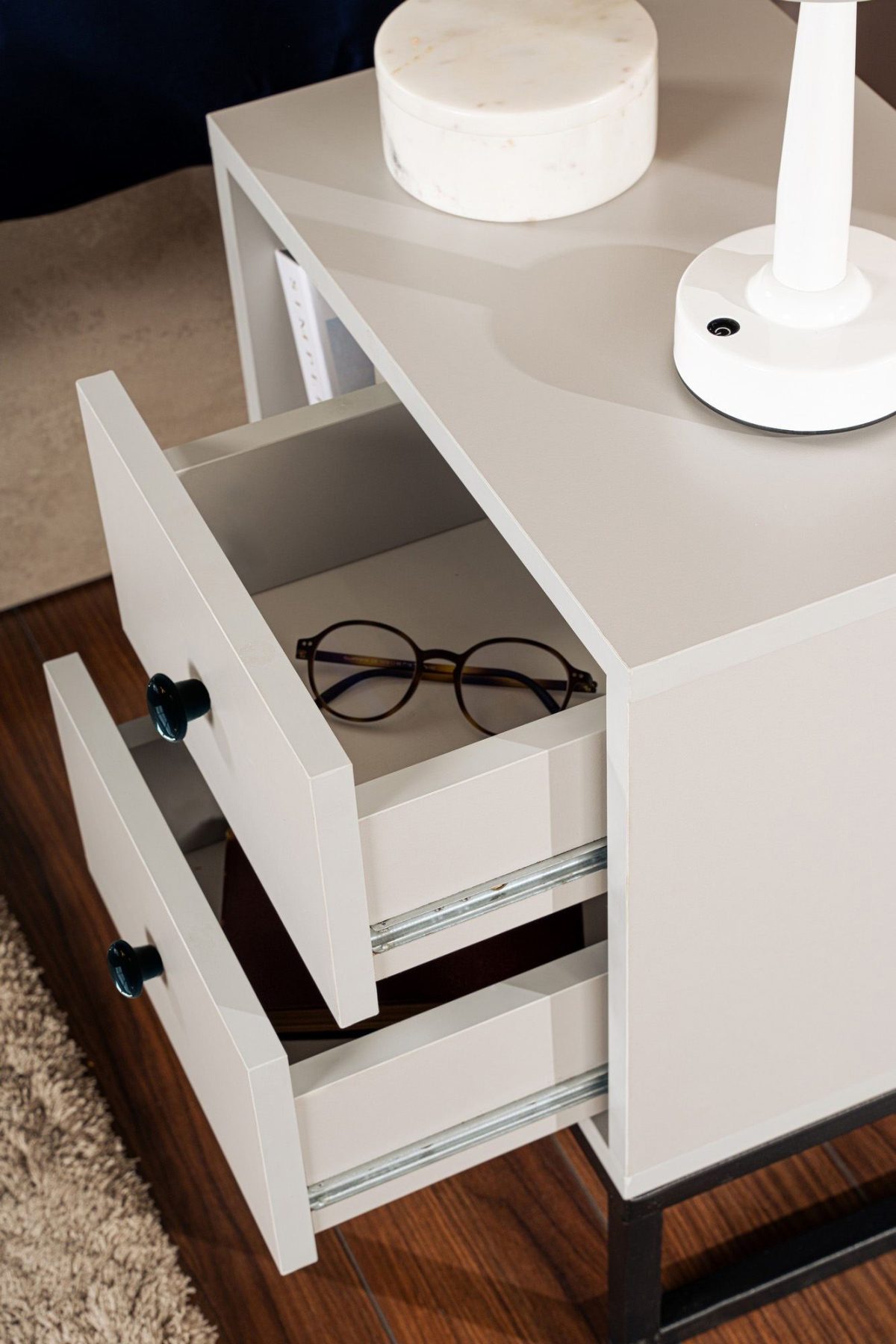 Glimmer - Grey, Black – Ноќна масичка - Image 4