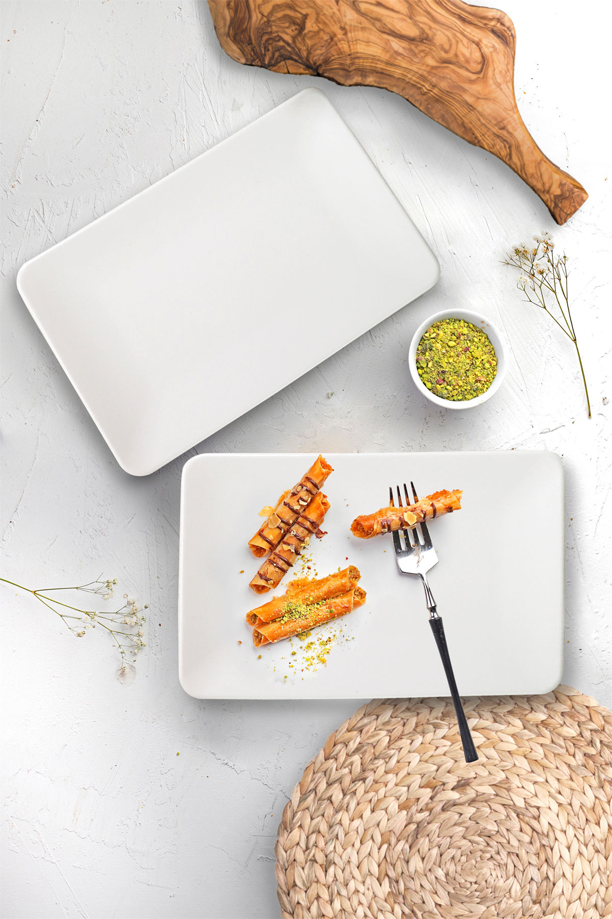 275KRM162720-201.jpg ST0 – Комплет чинии за послужувањ (2 парчиња) - Image 1