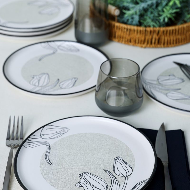 X00017406 – Комплет чинии за десерт (6 парчиња)