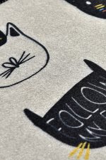 Cutie (40 x 60) – Нелизгачки теписон за бања - Image 4