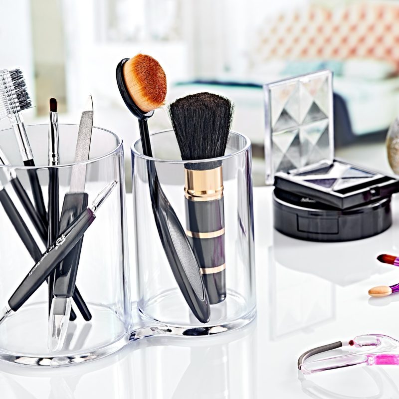 FT - 015 – Организатор на шминка