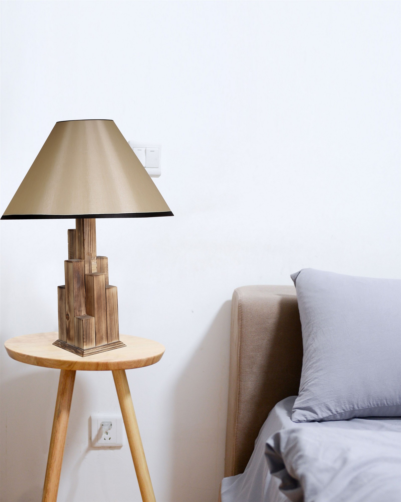 534LUN111920-201.jpg 8300-2M – Светилка за маса - Image 1