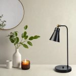 8841-1 – Светилка за маса