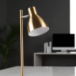 8891-2 – Светилка за маса