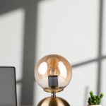 8904-2 – Светилка за маса