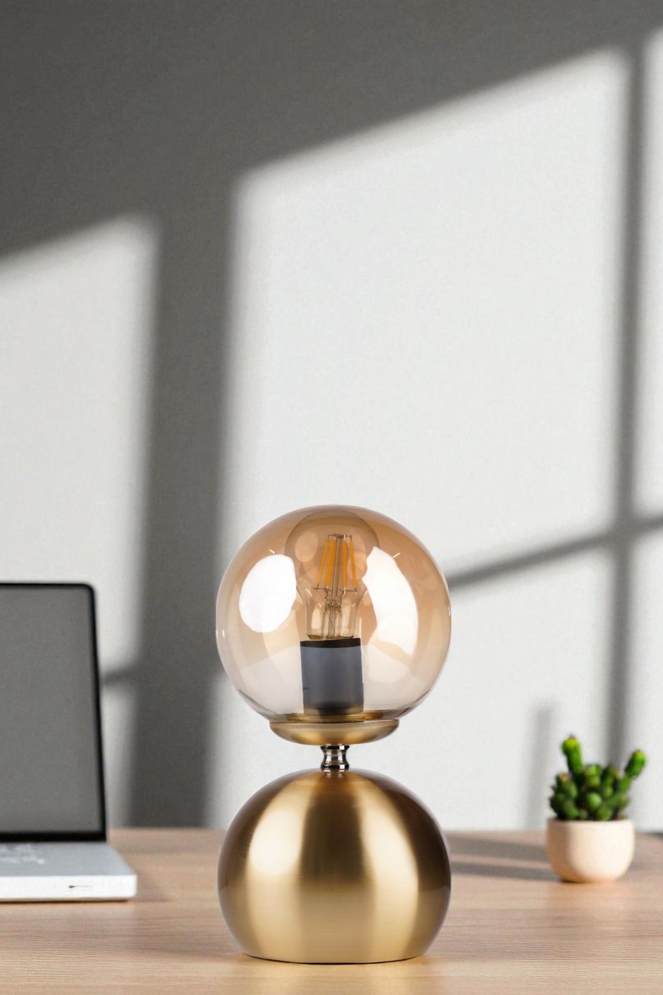 534LUN521620-201.jpg 8904-2 – Светилка за маса - Image 1