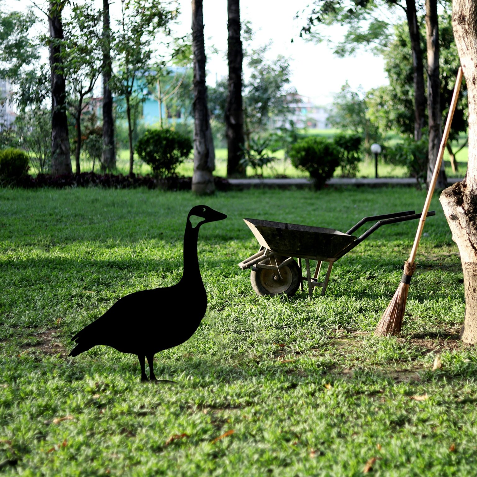 Goose 01 – Декоративен градинарски објект - Image 2