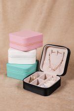 White – PU кожна кутија за накит - Image 9