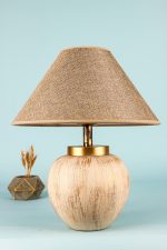 BK011 – Светилка за маса