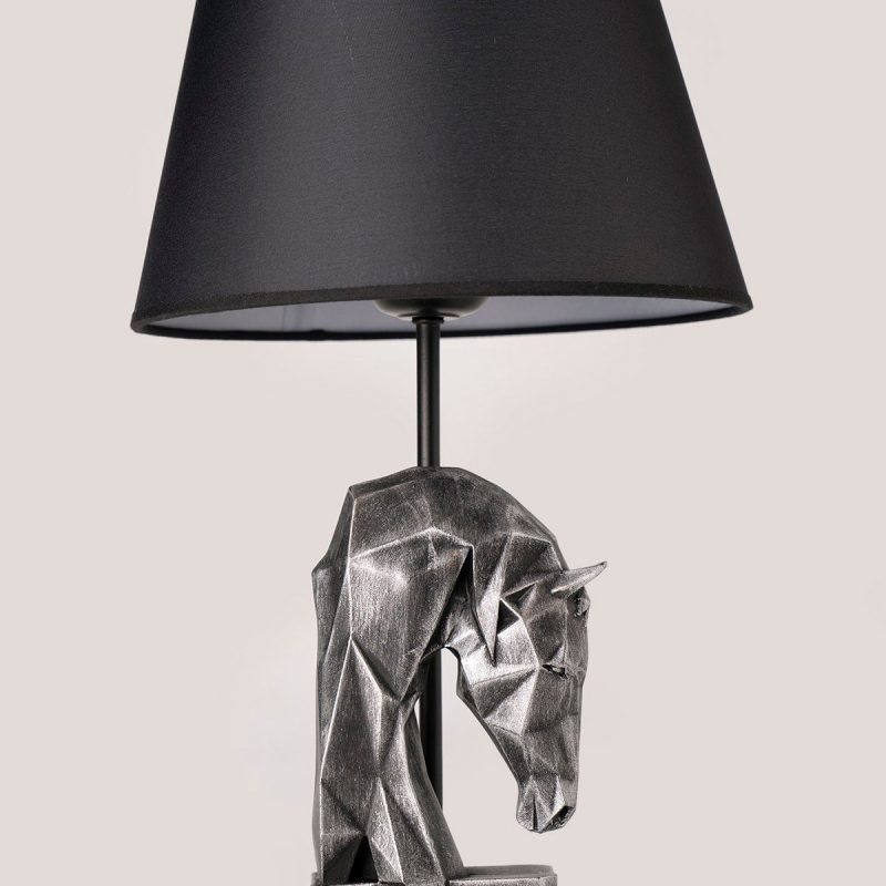 HM162 – Светилка за маса