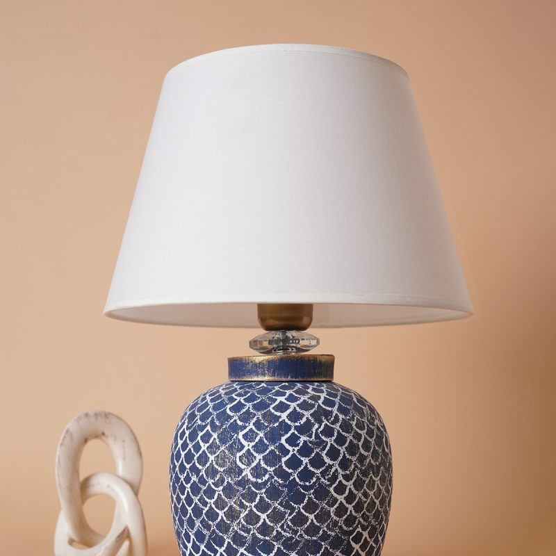 YL500 – Светилка за маса