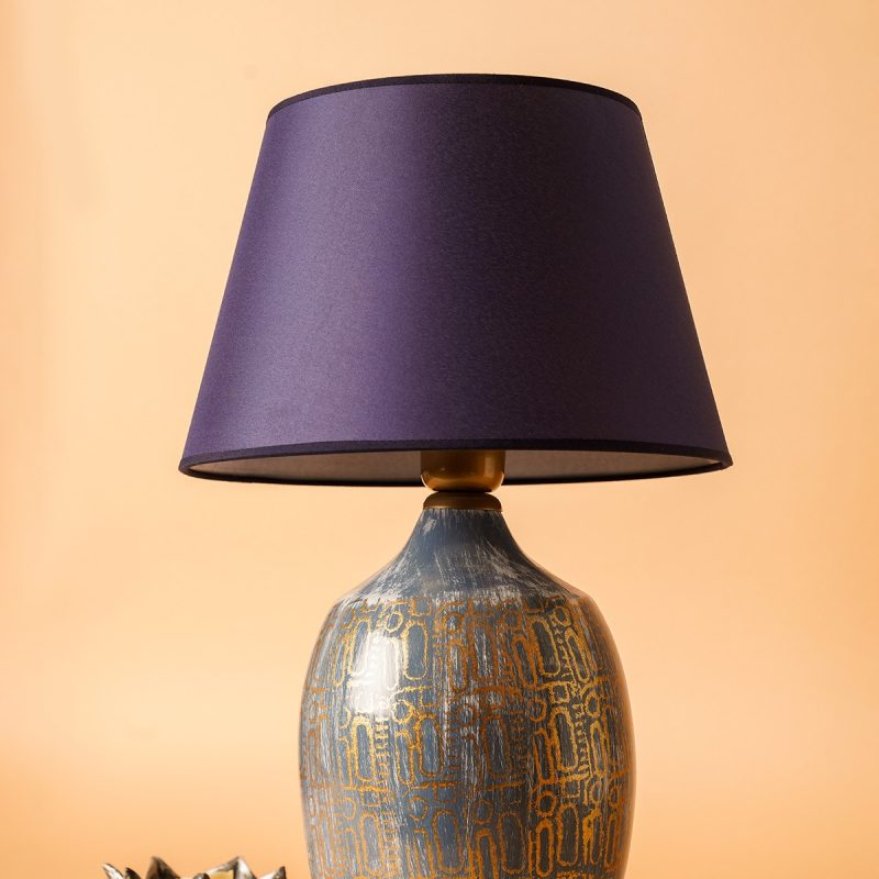 YL532 – Светилка за маса