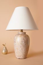 YL579 – Светилка за маса