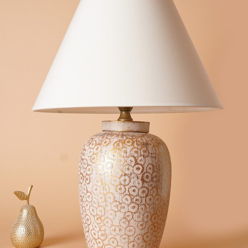 YL579 – Светилка за маса