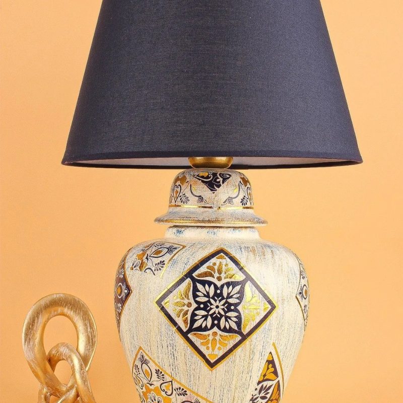 YL672 – Светилка за маса