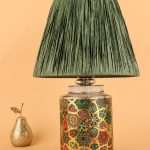 YL683 – Светилка за маса