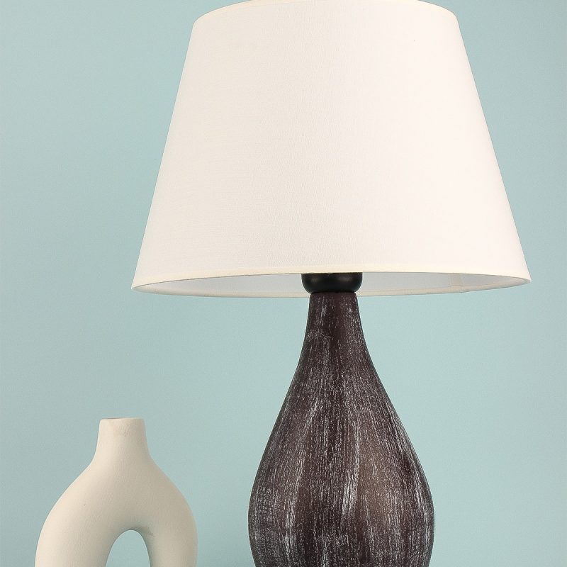 YL740 – Светилка за маса