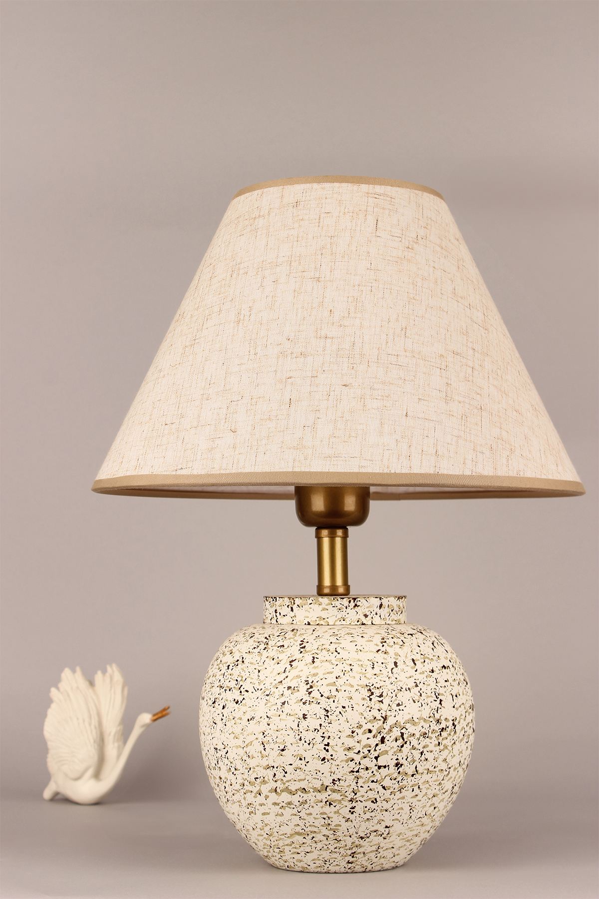 687HMY248120-201.jpg BK112 – Светилка за маса - Image 1