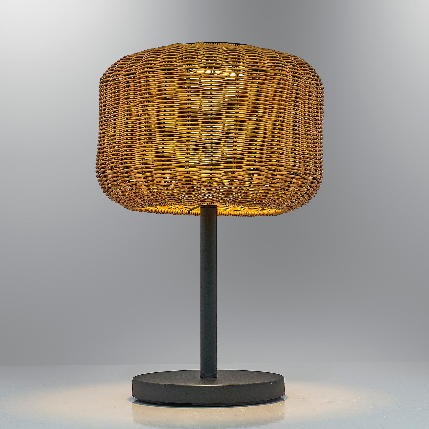 701CHD157020-201.jpg 4457-S01 – Светилка за маса - Image 1