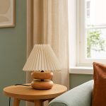 242078 – Светилка за маса