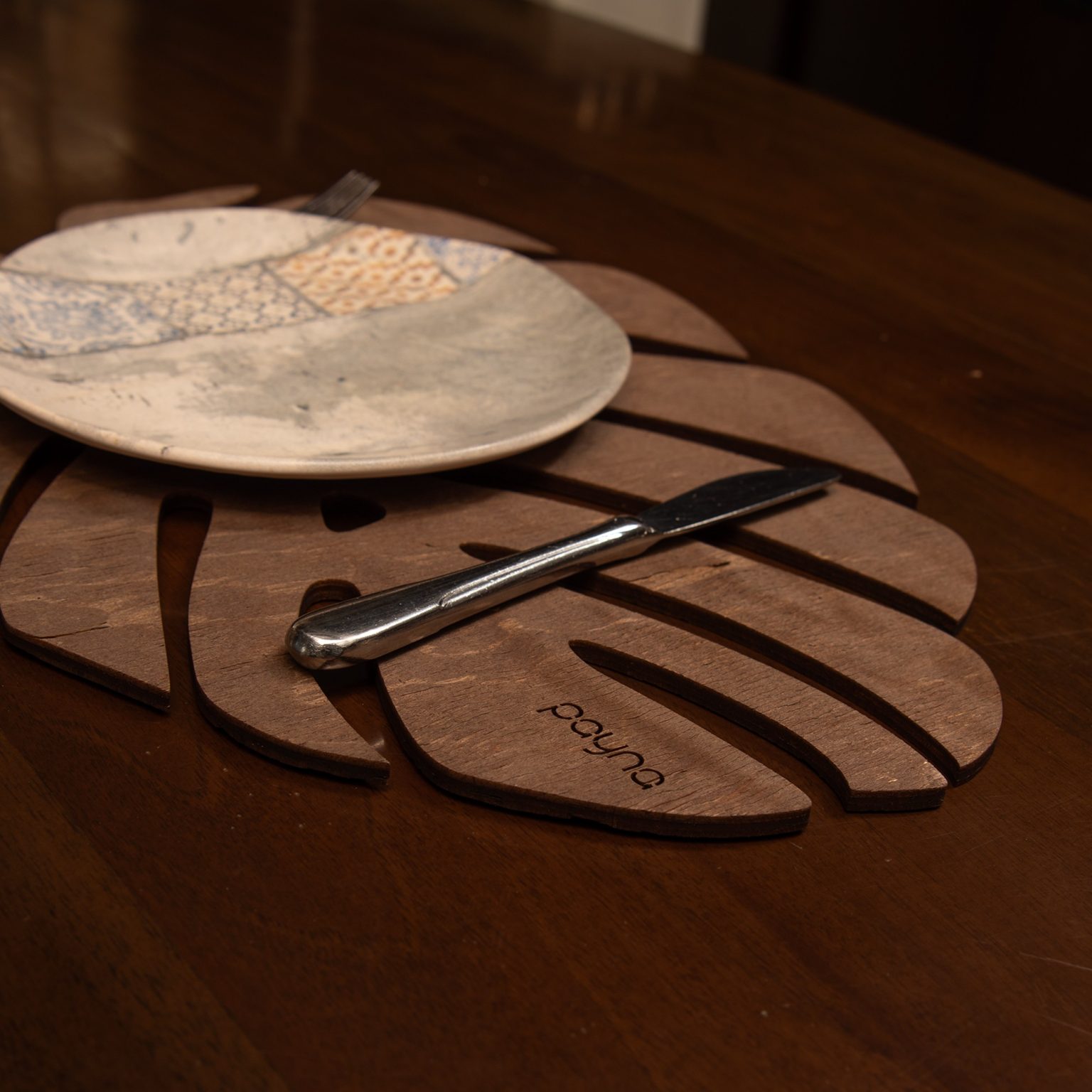 Monstera - Wenge – Дрвен сет на подлога за маса (4 парчиња) - Image 5