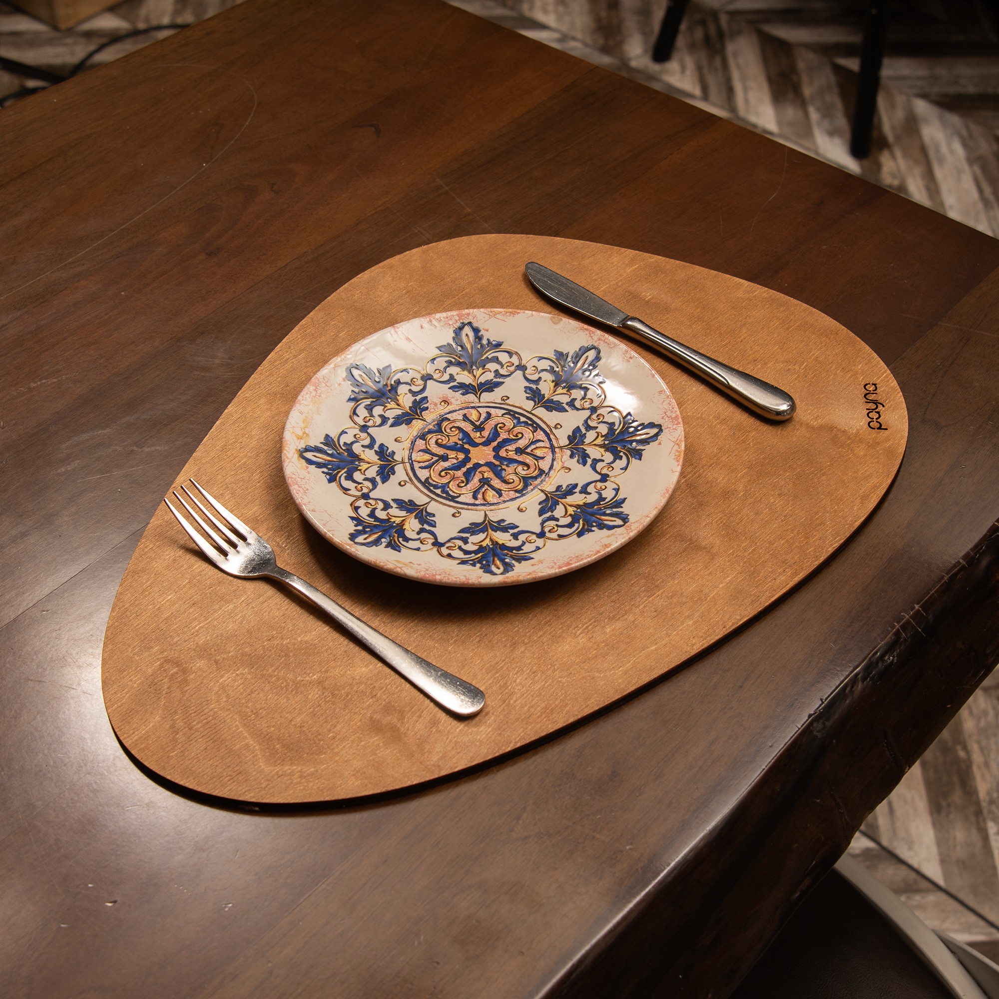 790PYN112720-201.jpg Pear - Walnut – Дрвен сет на подлога за маса (4 парчиња) - Image 1