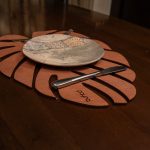 Monstera - Rose – Дрвен сет на подлога за маса (6 парчиња) - Image 5