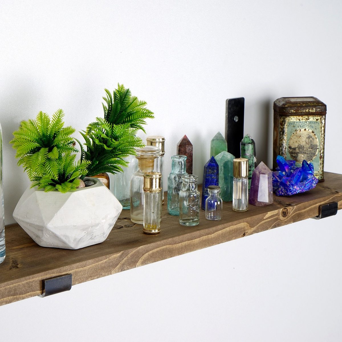 Lam010 – Декоративна дрвена ѕидна полица - Image 5