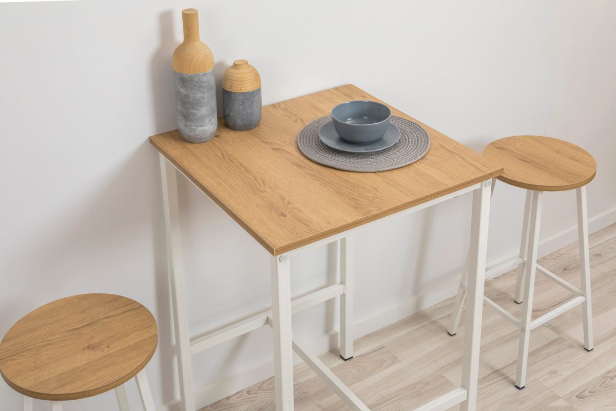 Mora - Karina White – Столче - Image 4