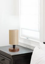 8759-1 – Светилка за маса